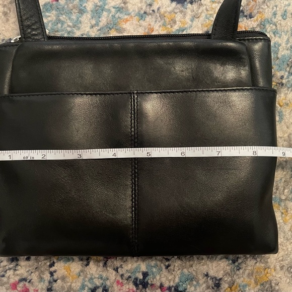 HOBO International Black Leather Crossbody Shoulder bag w/ double zipper closure - Picture 12 of 13
